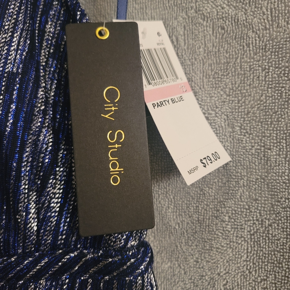 Dress - Picture 5 of 6